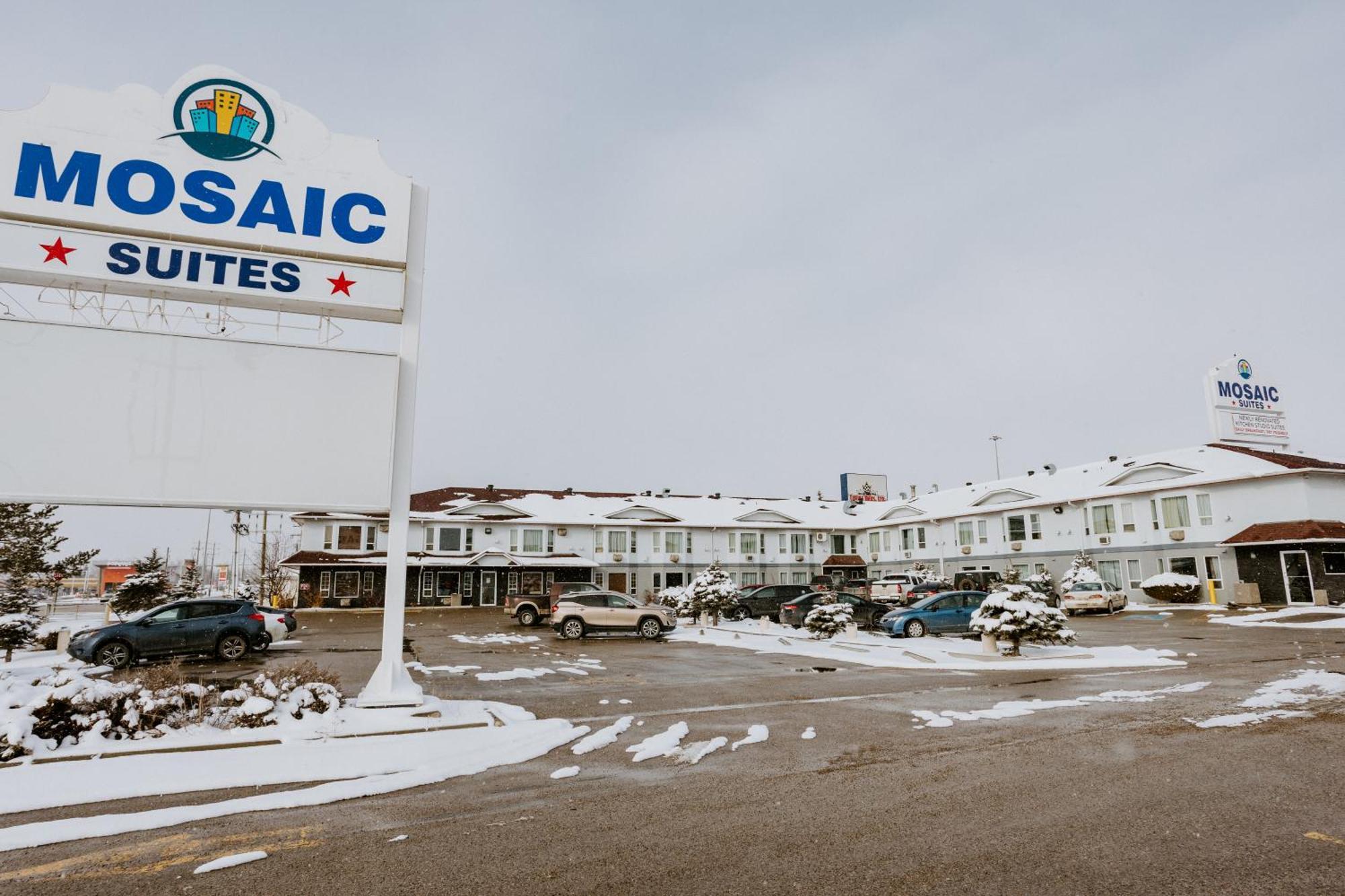 Western Budget Plus Mosaic Suites Penhold Exteriér fotografie