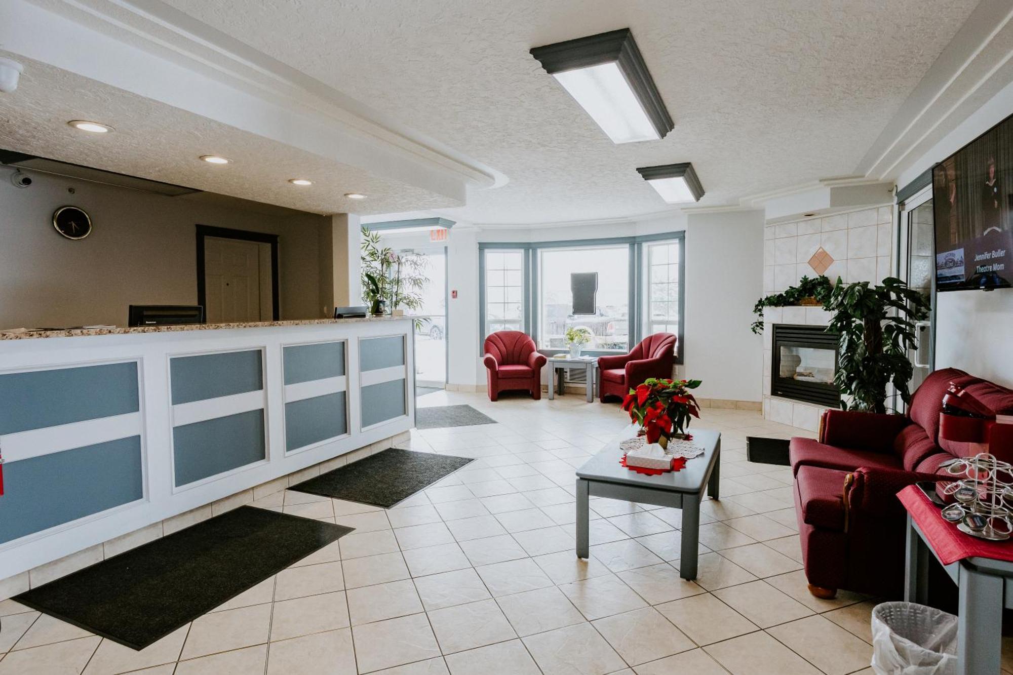 Western Budget Plus Mosaic Suites Penhold Exteriér fotografie